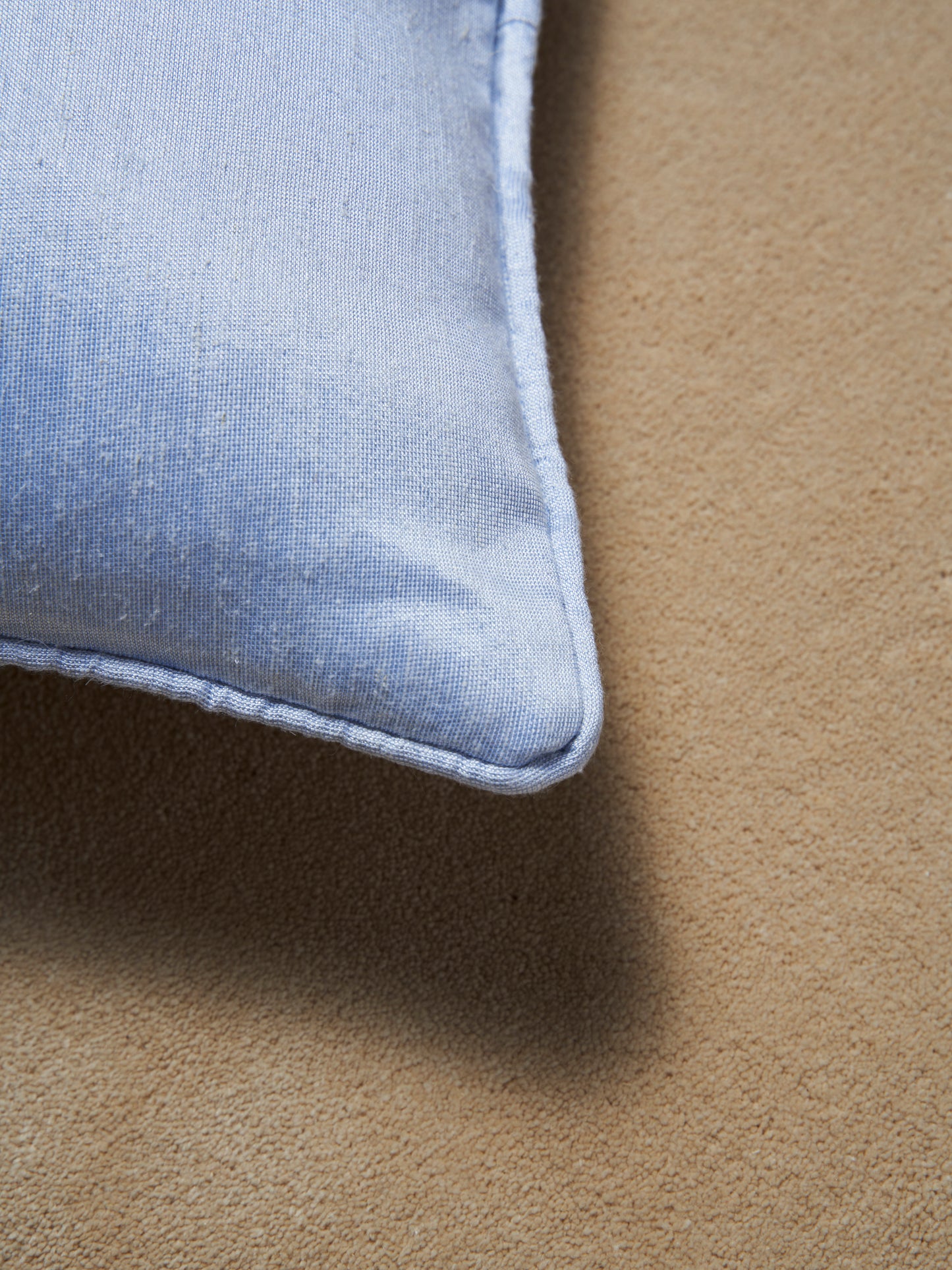 PIPED CUSHION - SILK SATEEN - CELESTE