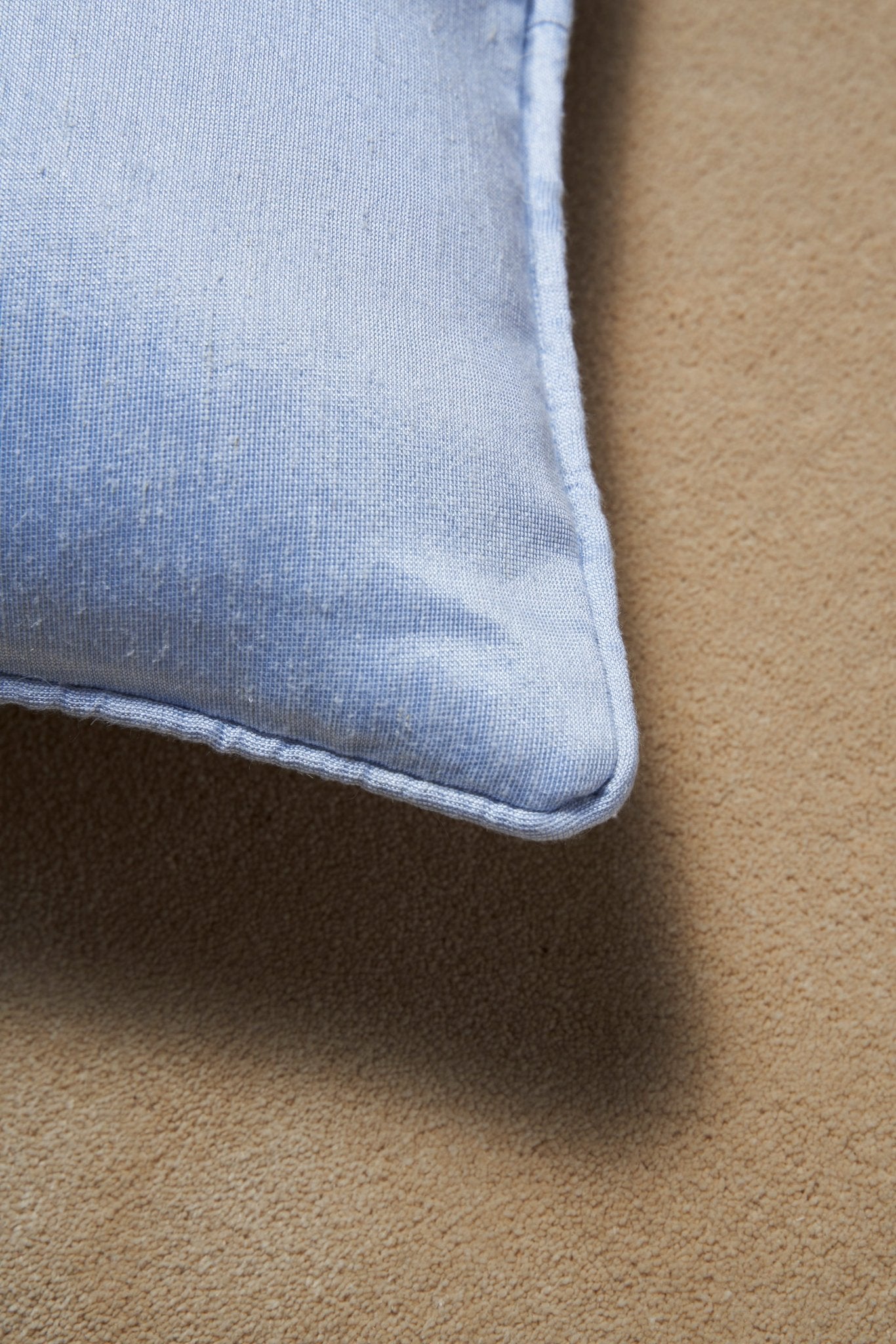 PIPED CUSHION - SILK SATEEN - CELESTE - CC Moulton