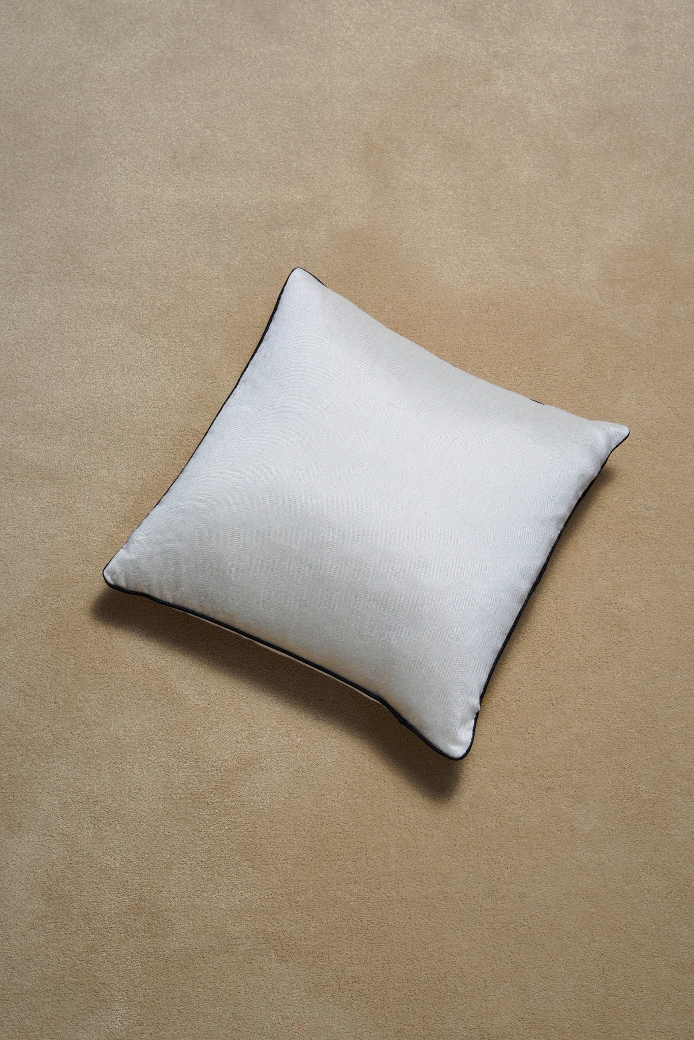 PIPED CUSHION - SILK SATEEN - CHAMPAGNE - CC Moulton