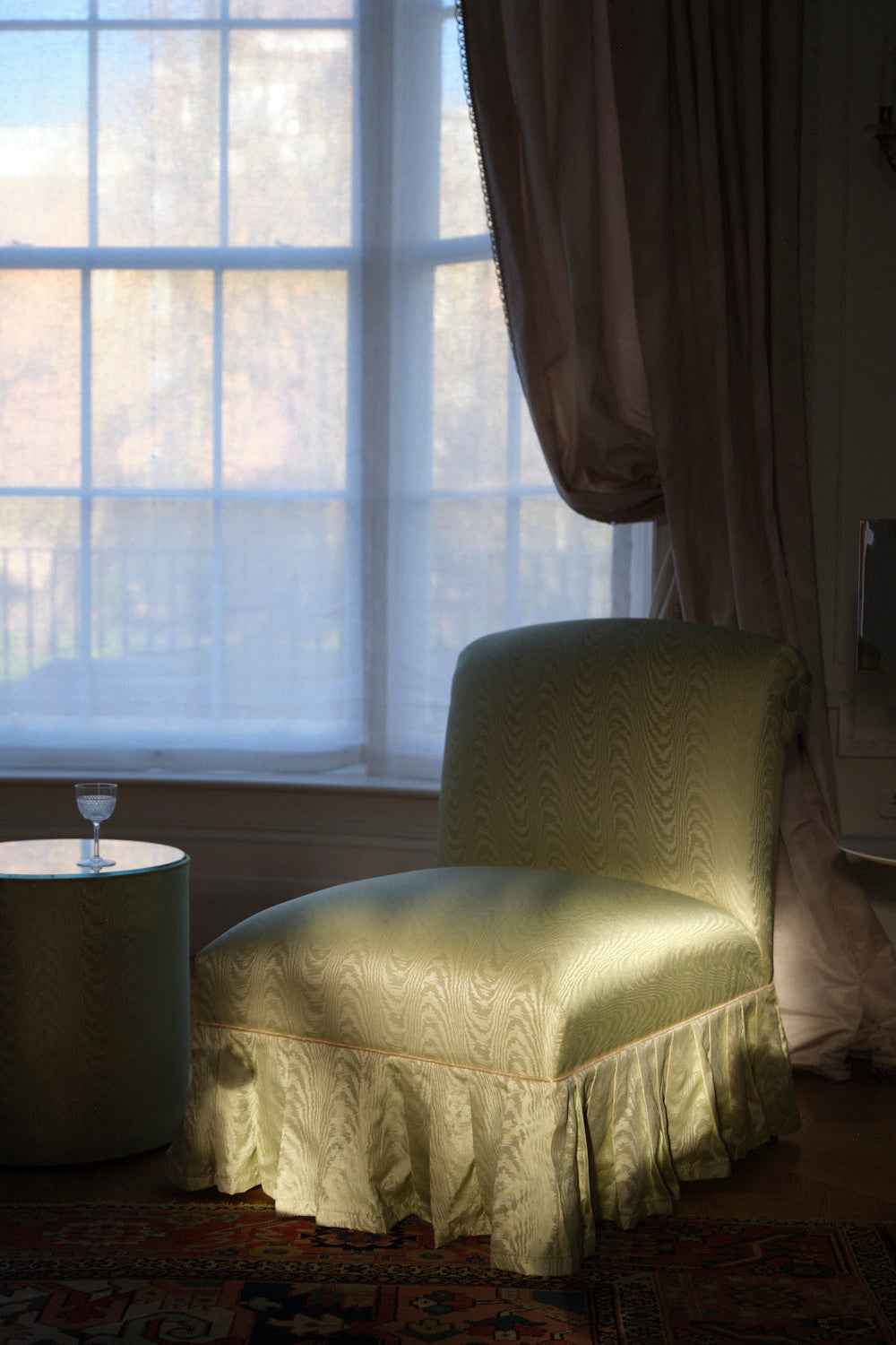 HESTIA SLIPPER CHAIR