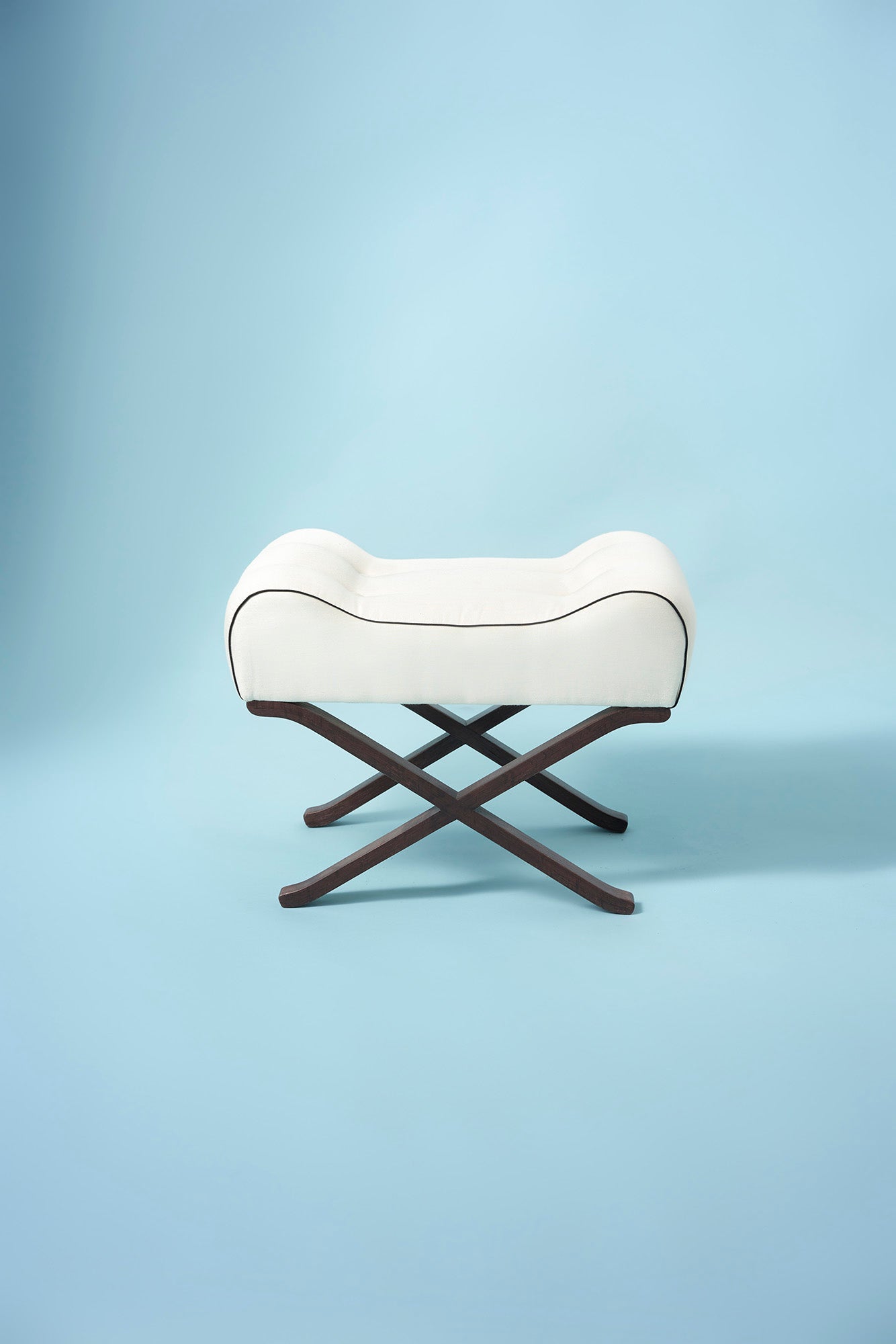 LILETH STOOL - SILK SATEEN