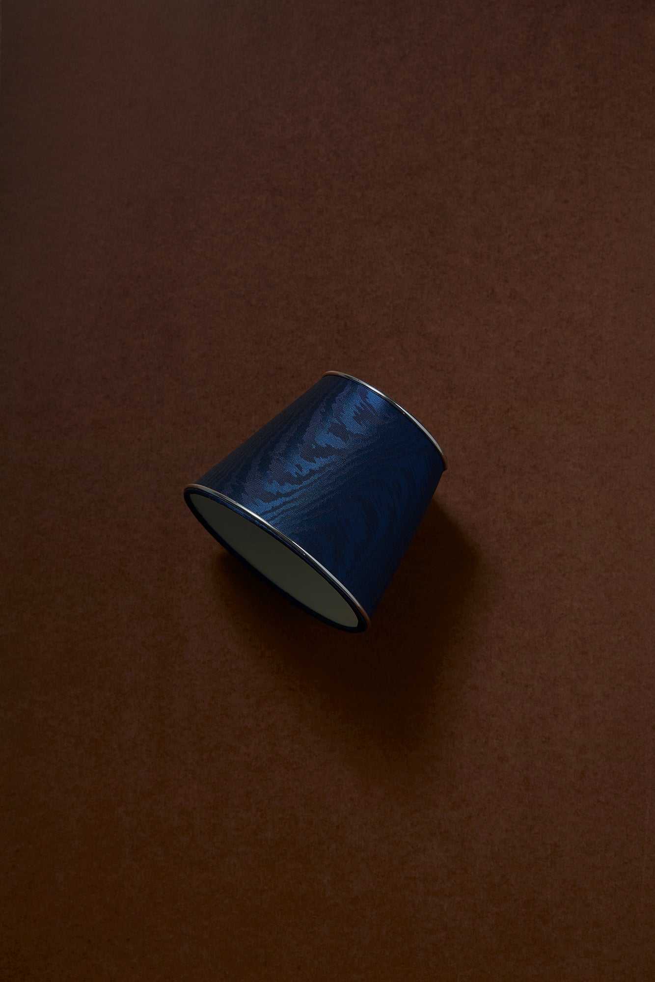 THE NUT SHADE - MOIRÉ TISSÉ - SAPPHIRE