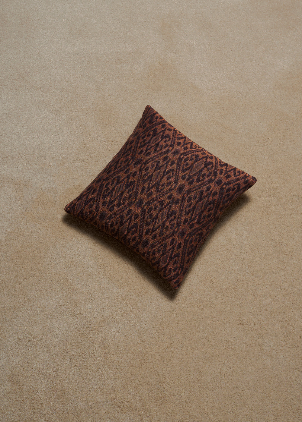 CUSHION - WOVEN IKAT - TORTOISESHELL