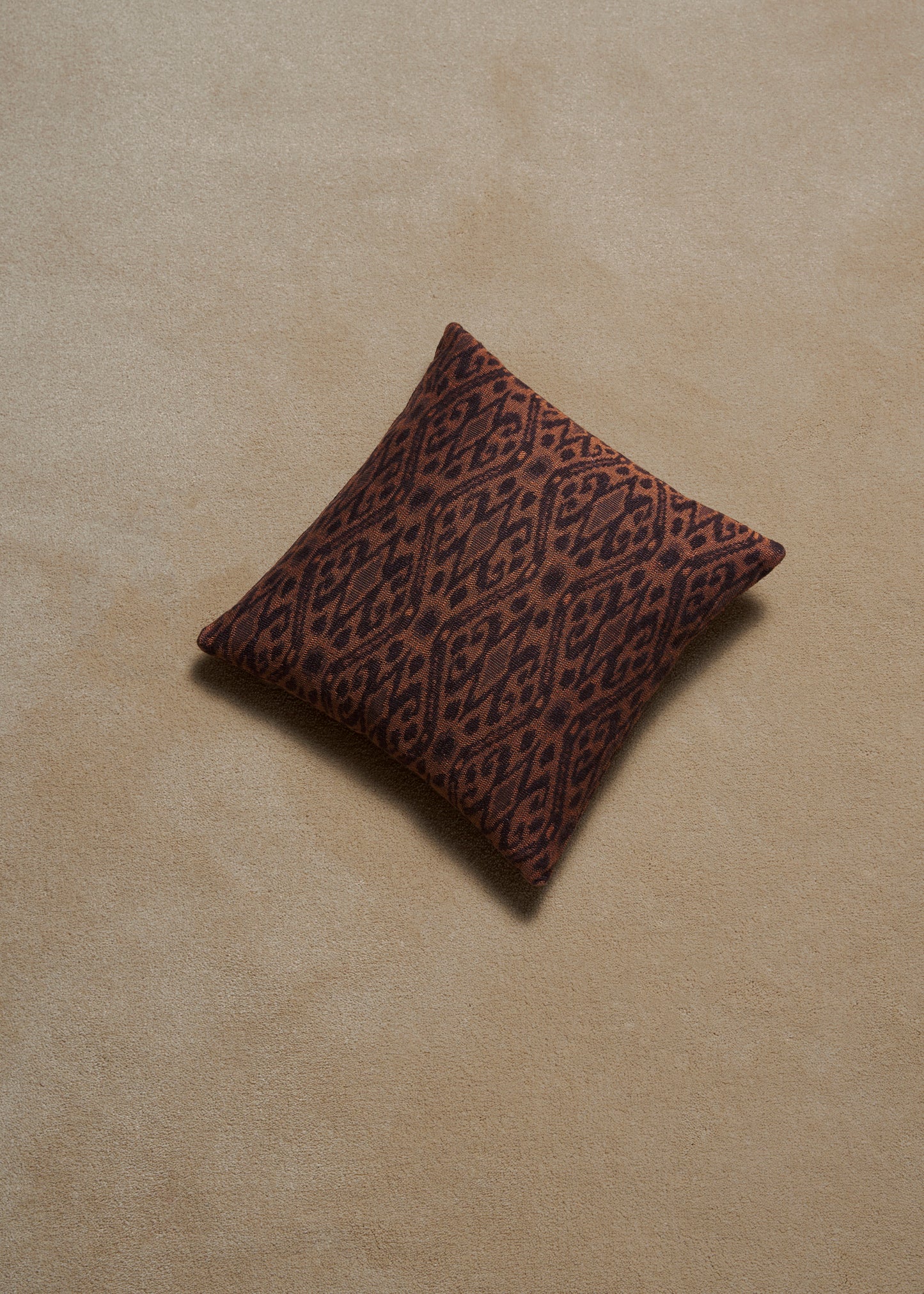 CUSHION - WOVEN IKAT - TORTOISESHELL