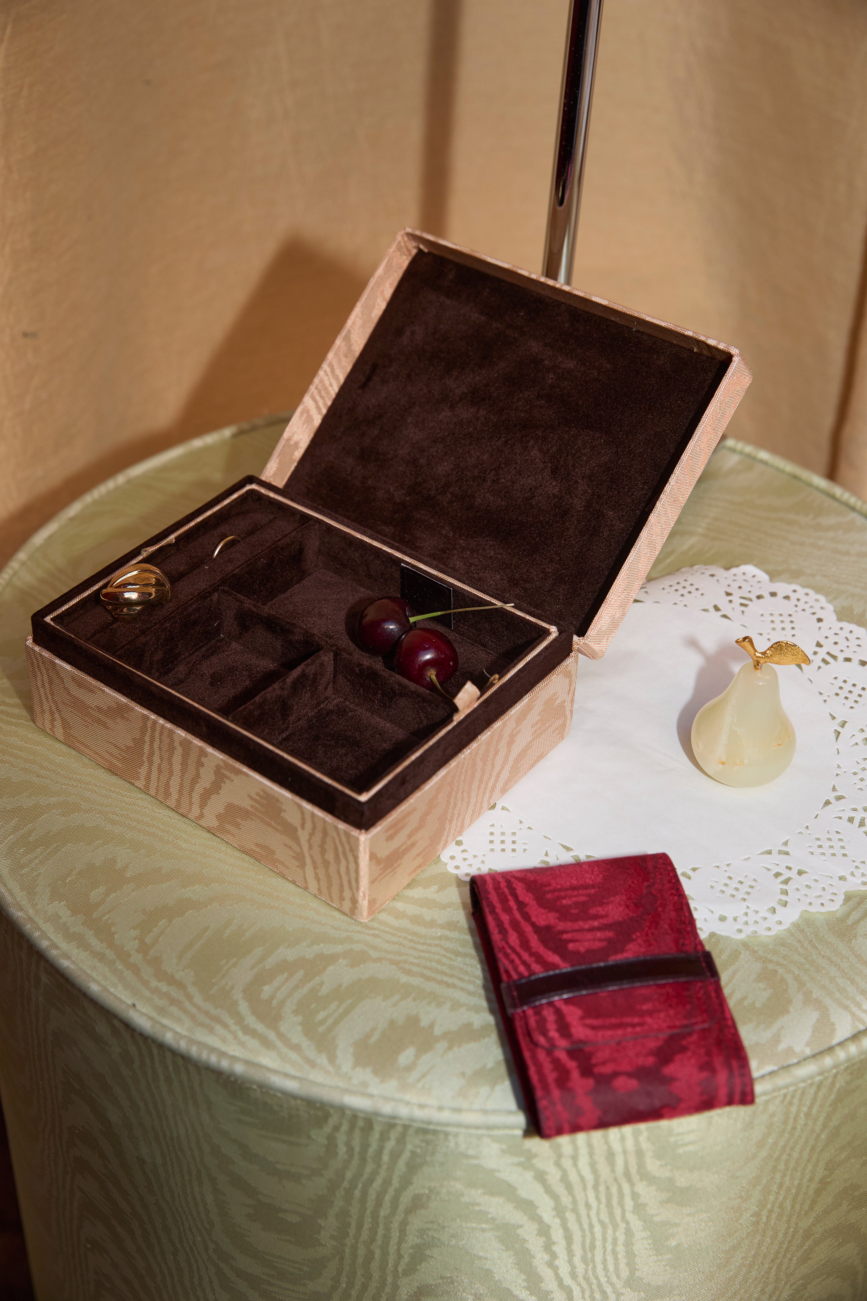 the card sleeve - moirè tissè - Loulou's rouge