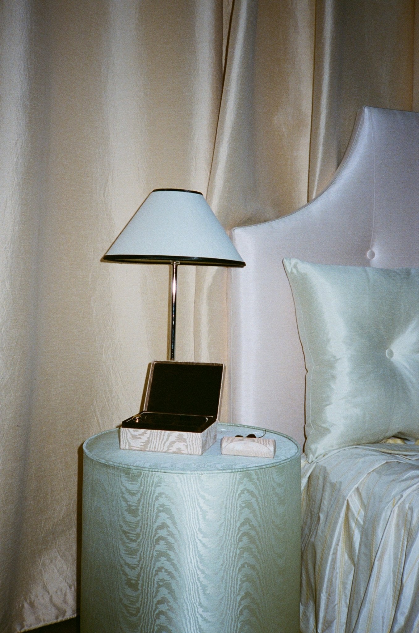 BUTTON CUSHION - SILK SATEEN - SERPENTINE - CC Moulton