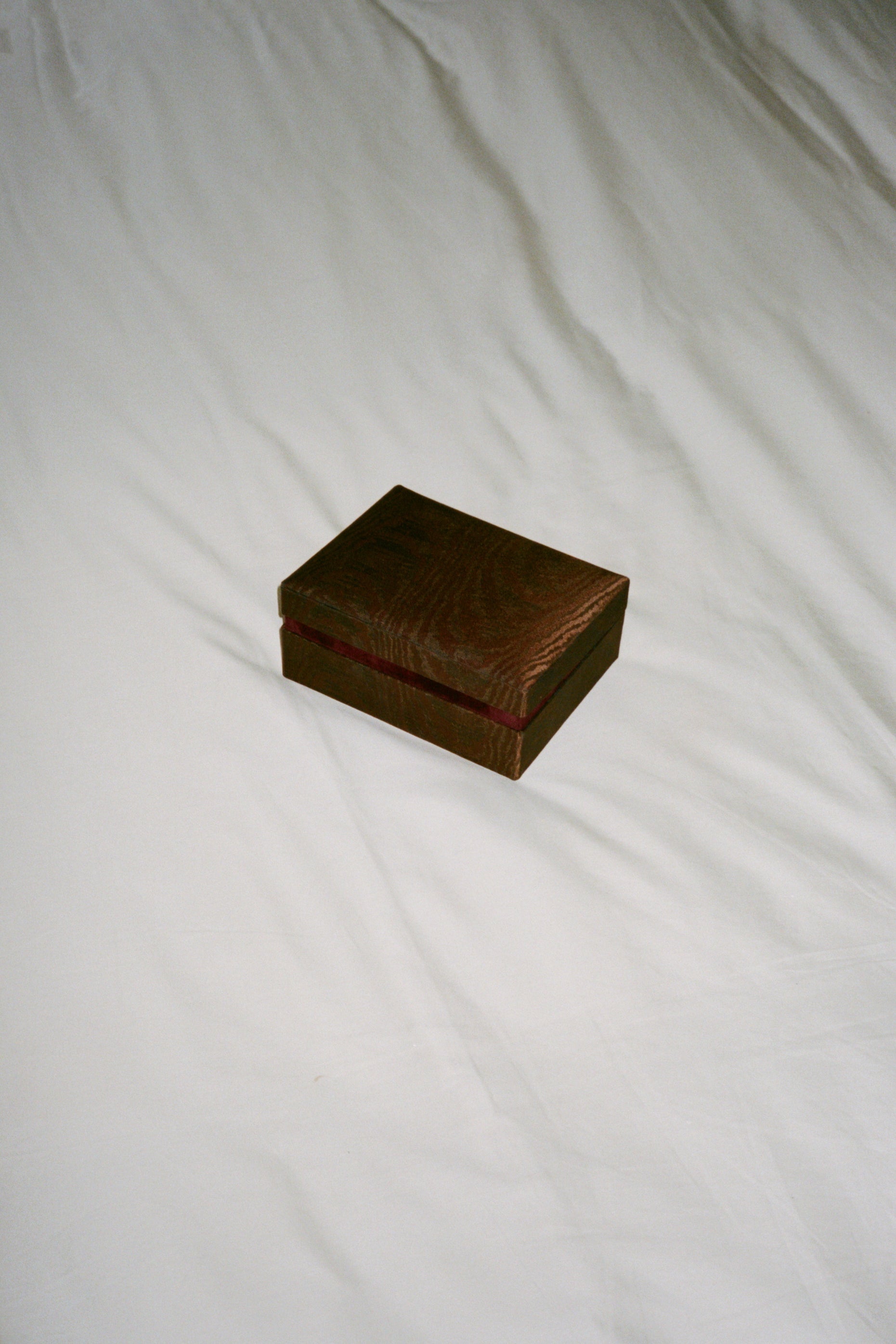 the jewellery case- moiré - cosmos