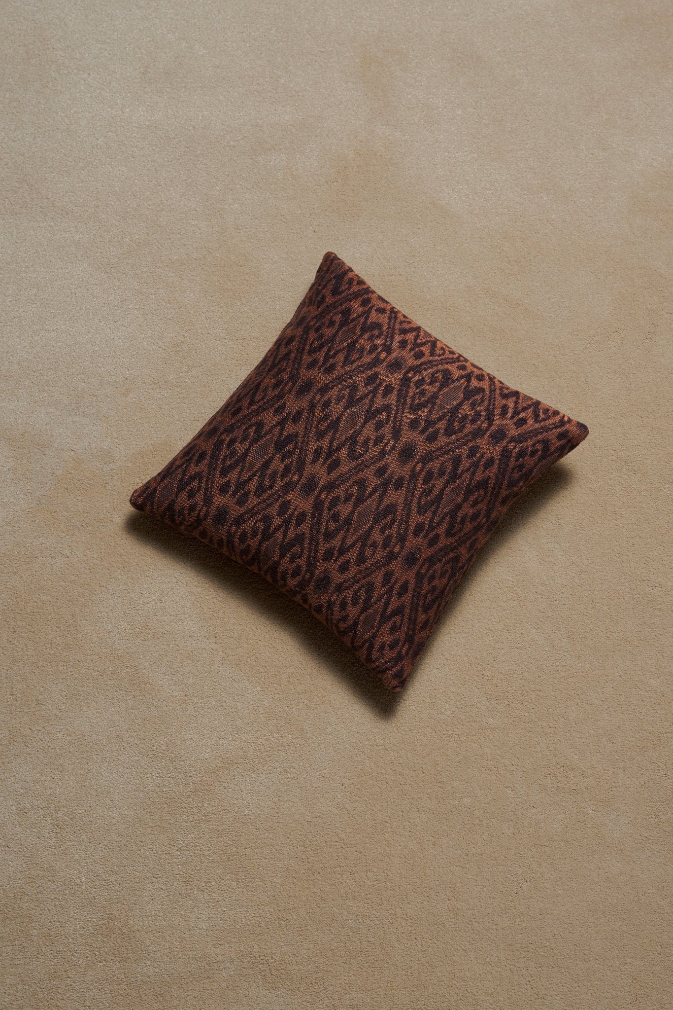 CUSHION - WOVEN IKAT - TORTOISESHELL - CC Moulton