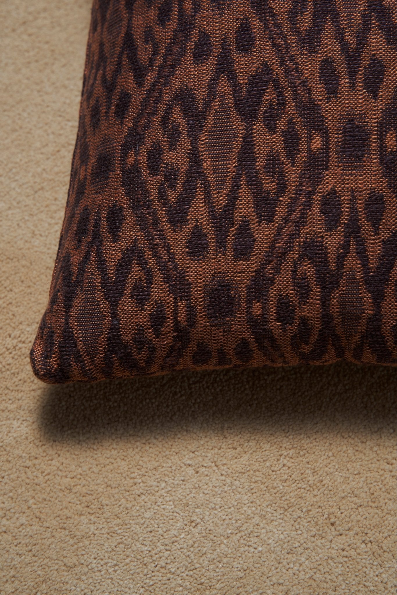 CUSHION - WOVEN IKAT - TORTOISESHELL - CC Moulton