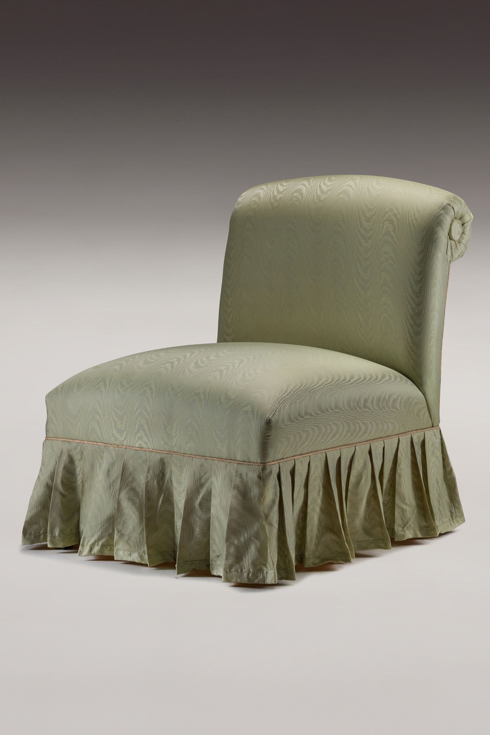 HESTIA SLIPPER CHAIR