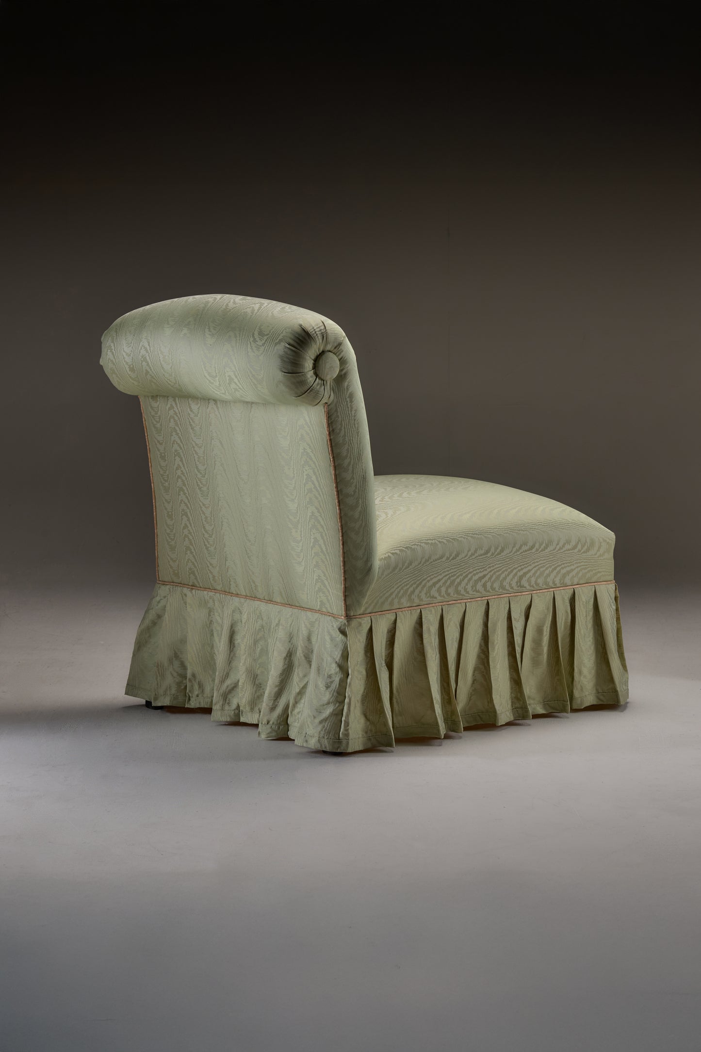 HESTIA SLIPPER CHAIR