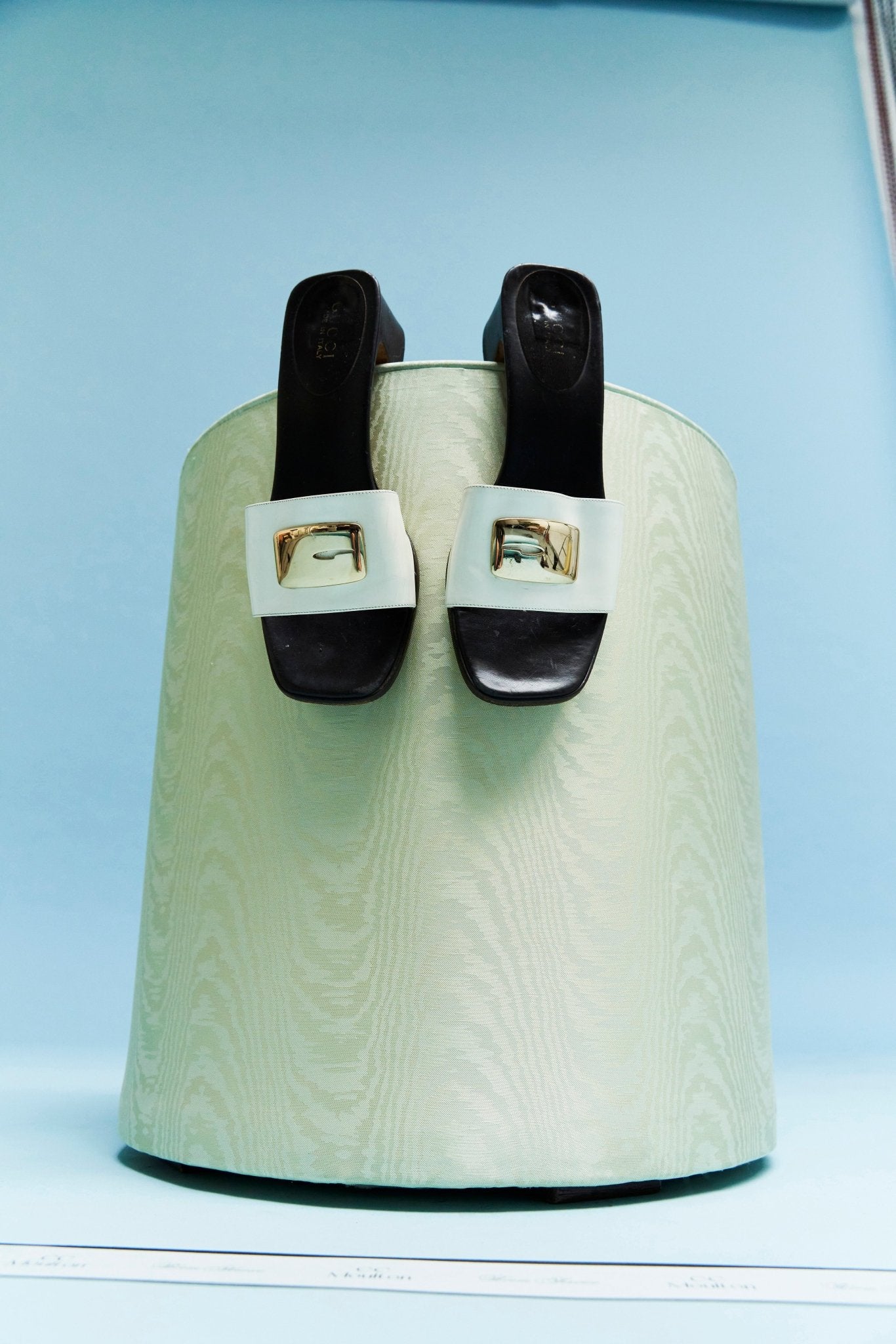 PELE STOOL - CC Moulton