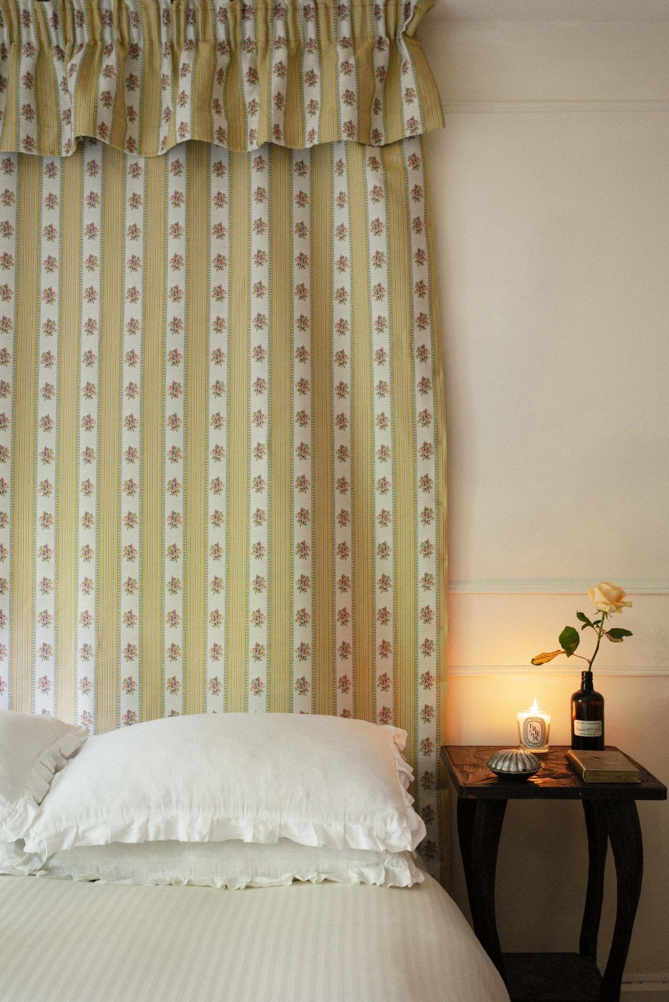 SOFA STRIPE 1 - BUTTER - CC Moulton