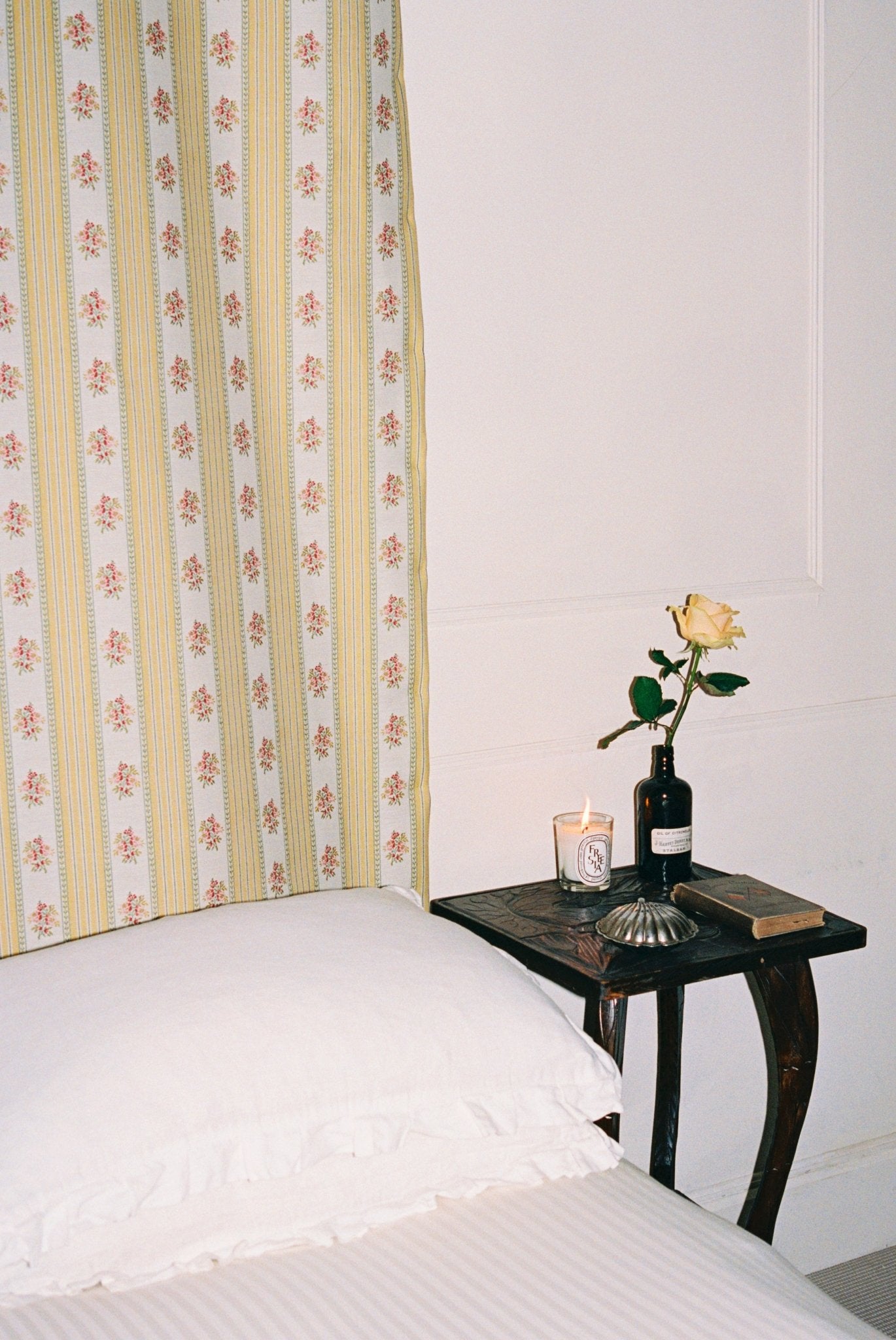 SOFA STRIPE 1 - BUTTER - CC Moulton