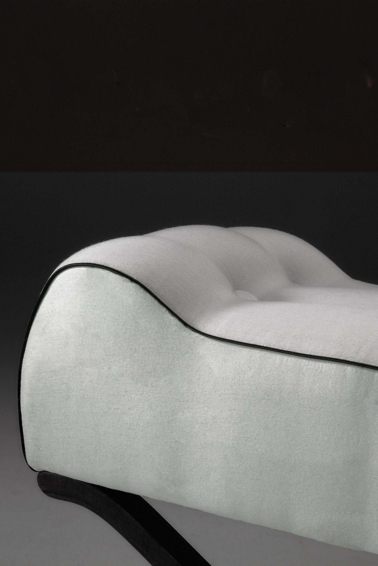 LILETH STOOL - SILK SATEEN