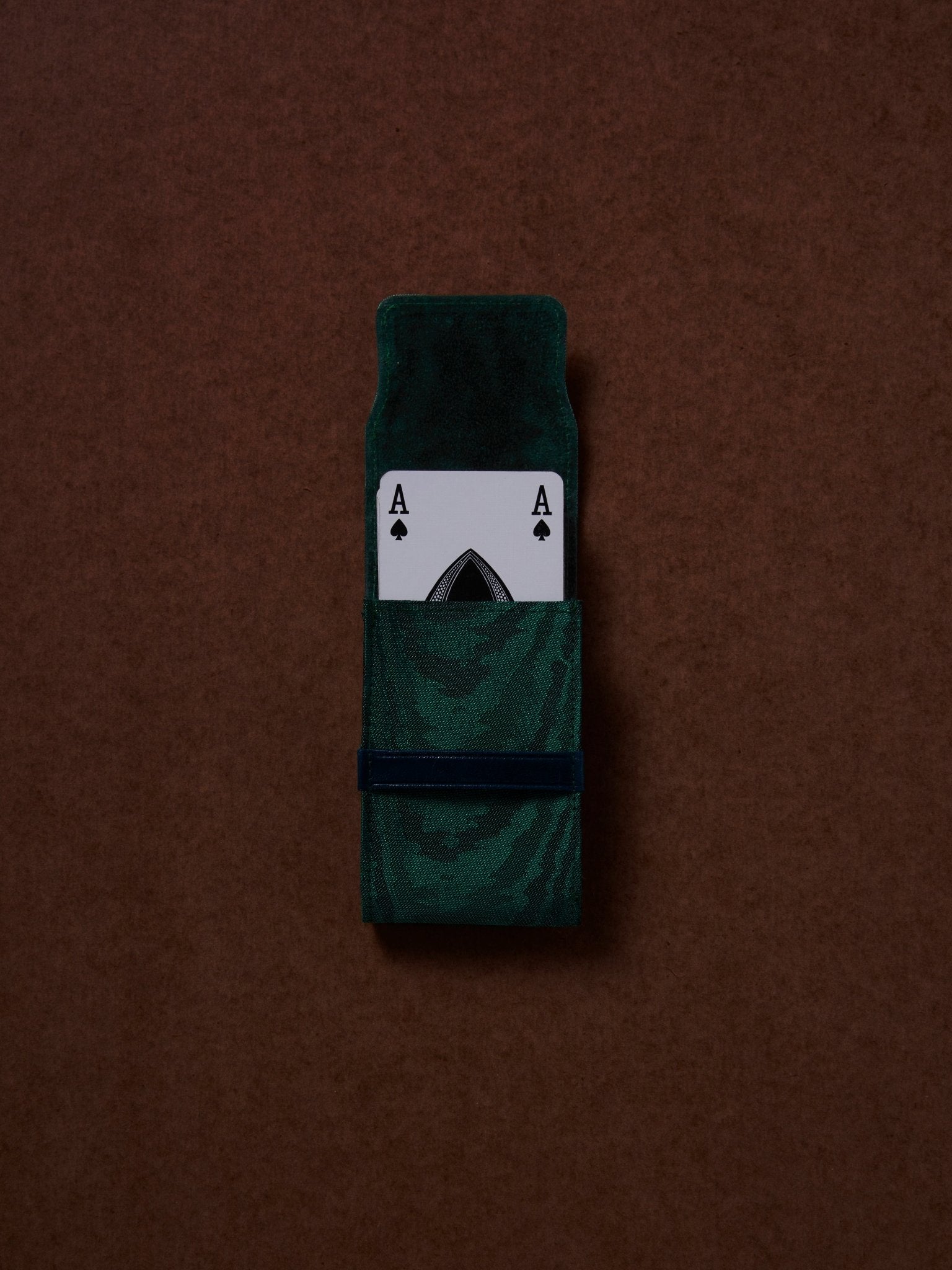 the card sleeve - moirè tissè - banker's lamp green - CC Moulton