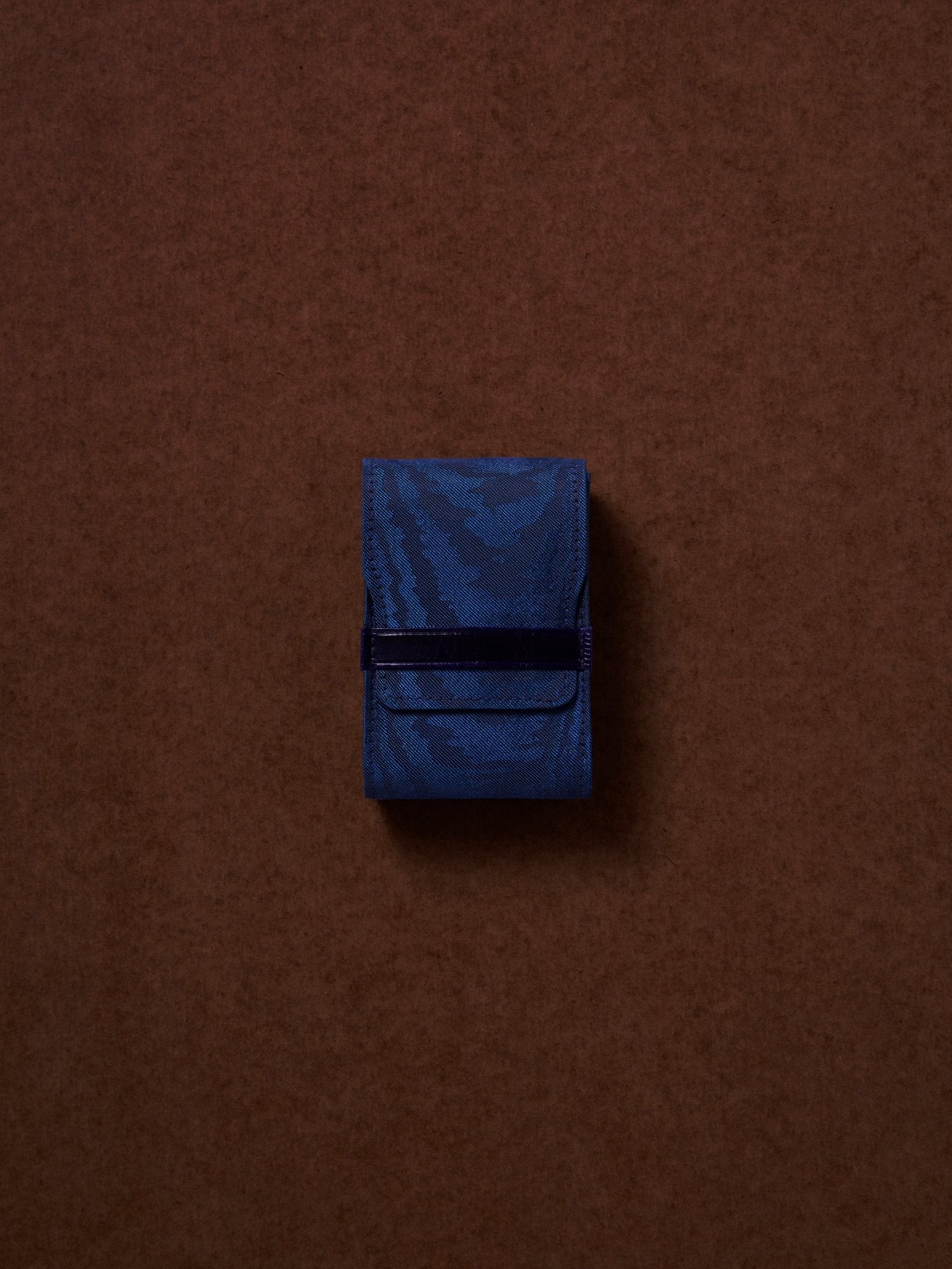 the card sleeve - moirè tissè - sapphire - CC Moulton