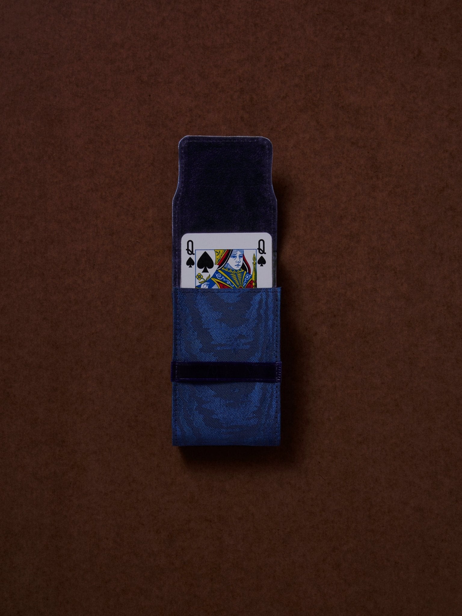 the card sleeve - moirè tissè - sapphire - CC Moulton