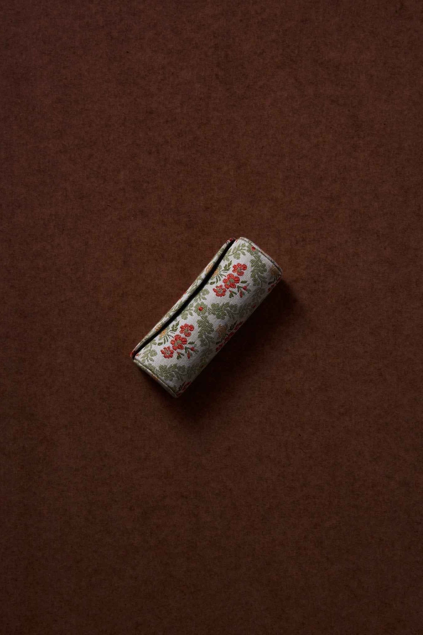 the etui - Brant's trellis