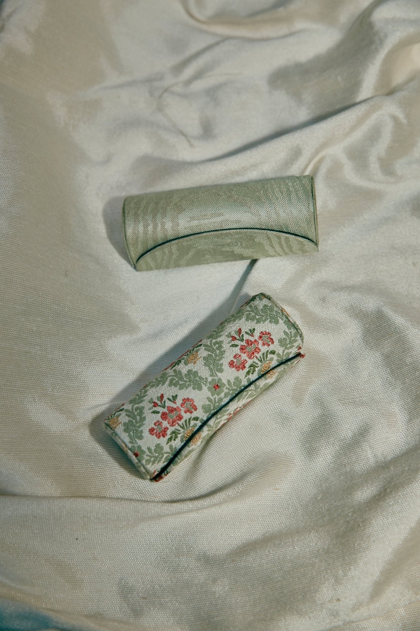 the etui - Brant's trellis - CC Moulton