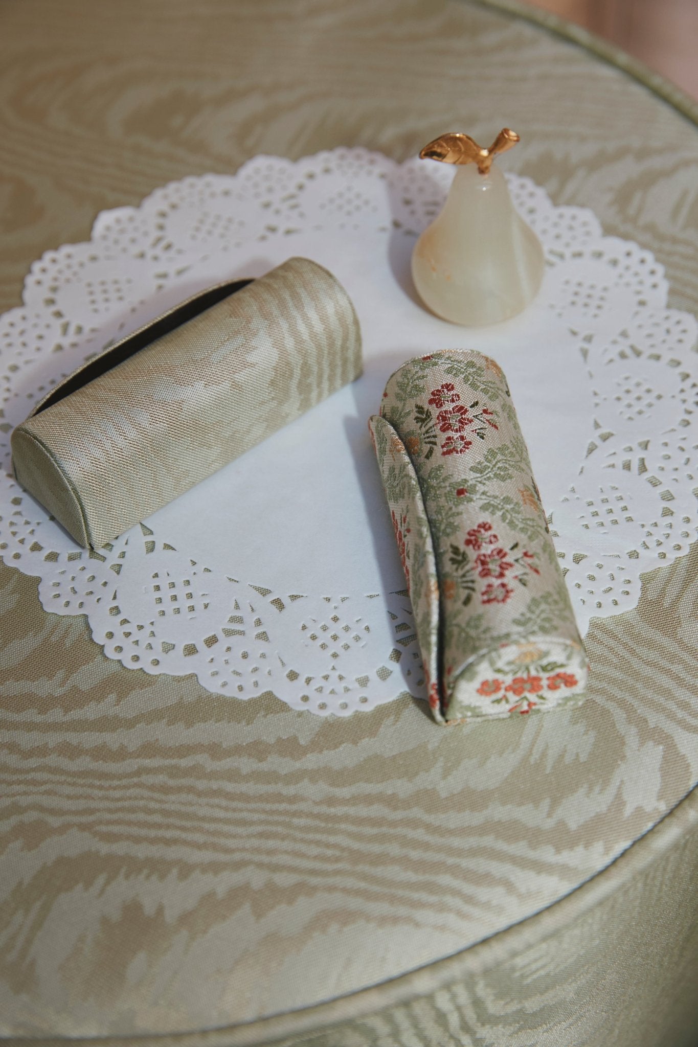 the etui - Brant's trellis - CC Moulton