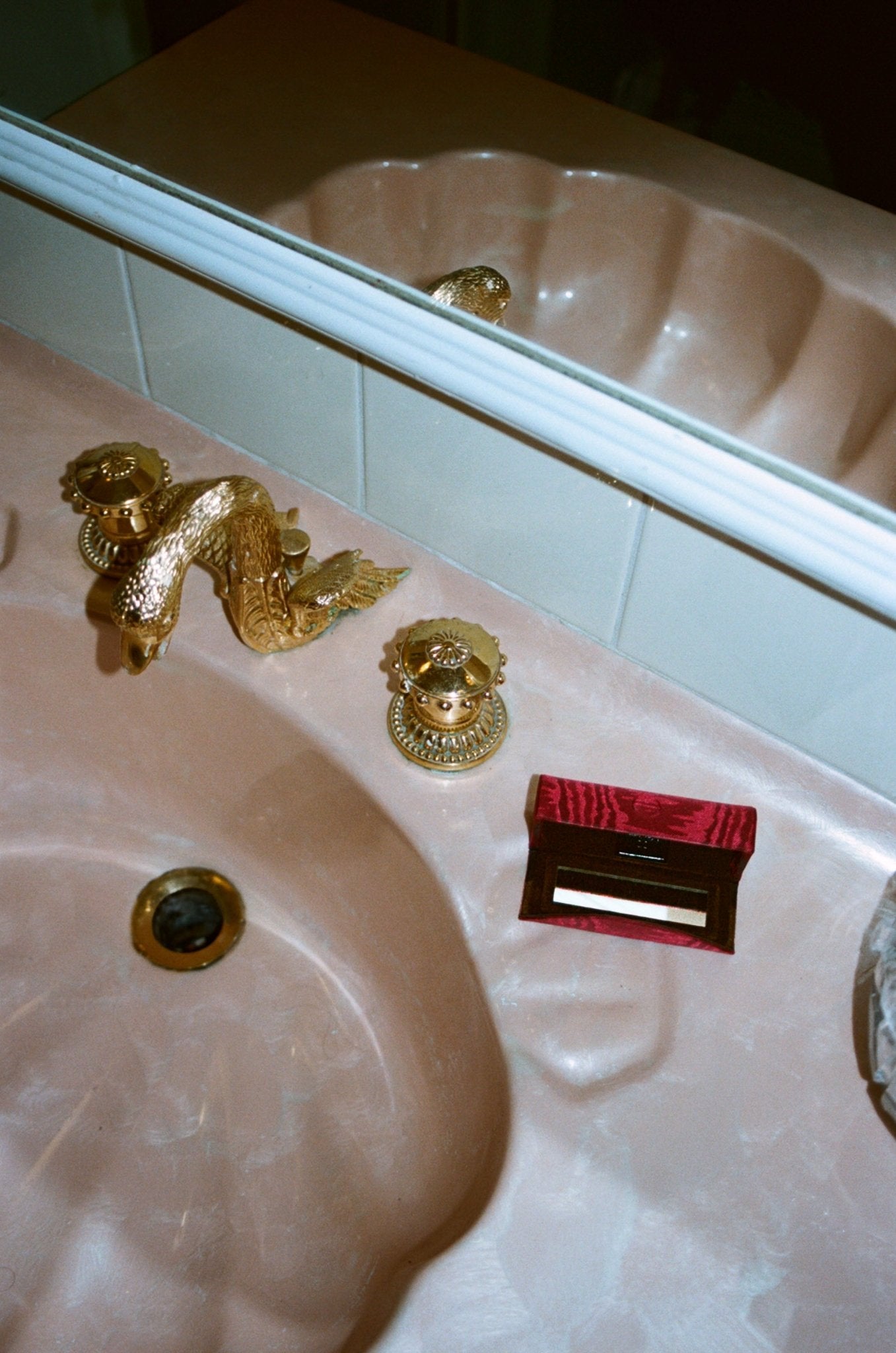 the etui - moiré tissé - Loulou's rouge - CC Moulton