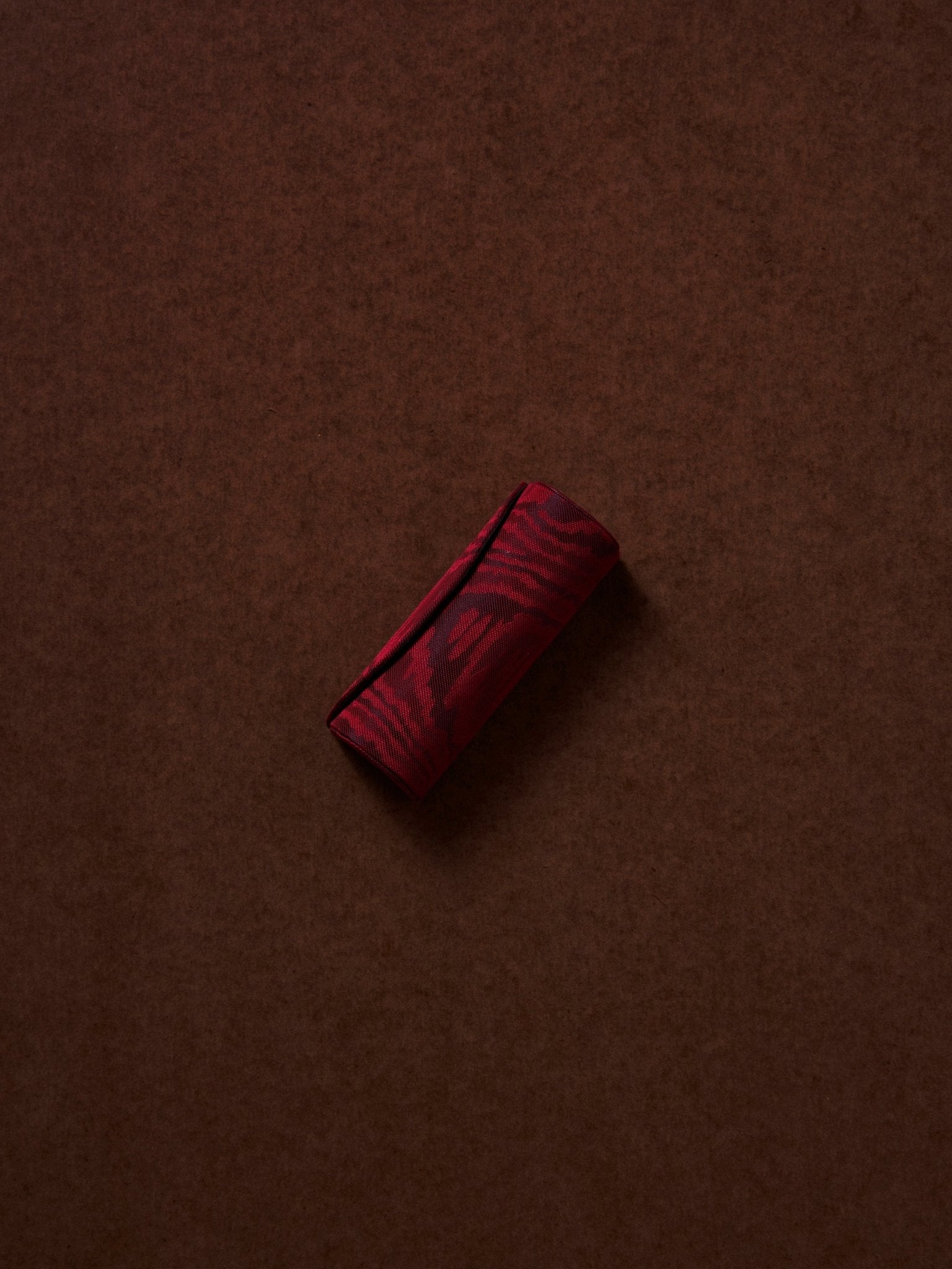 the etui - moiré tissé - Loulou's rouge - CC Moulton