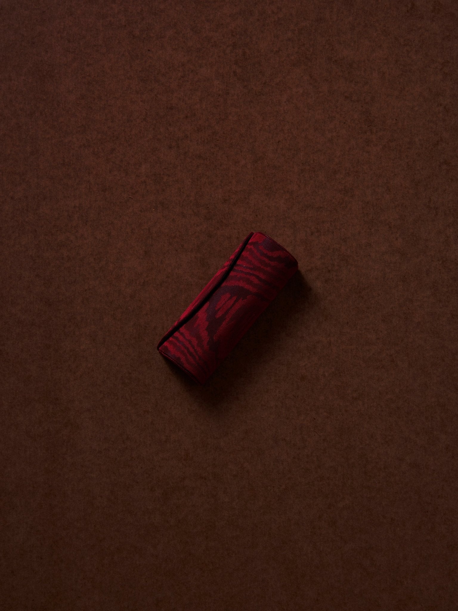 the etui - moiré tissé - Loulou's rouge - CC Moulton